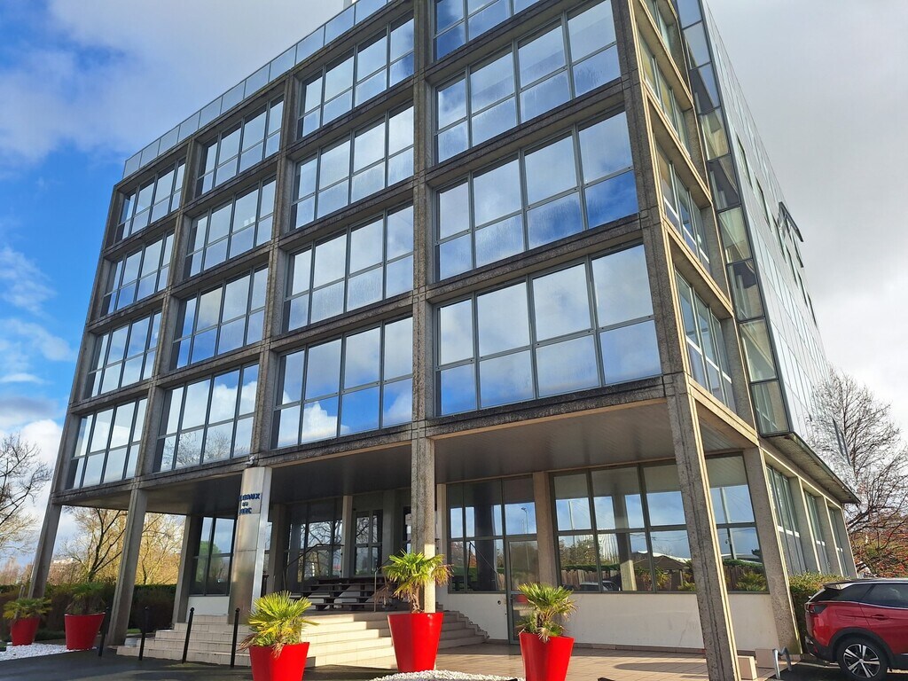 Location Bureaux 71 m² à 1 276 m² - Photo 1