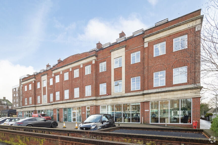 2 Lyttelton Rd, London to rent - Building Photo - Image 2 of 8
