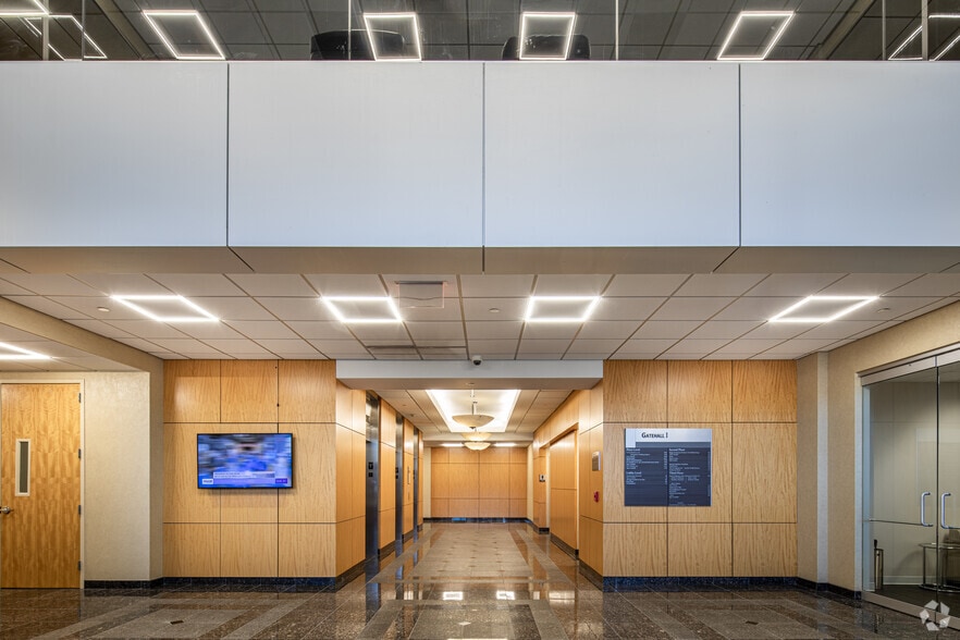 1 Gatehall Dr, Parsippany, NJ to rent - Lobby - Image 3 of 12