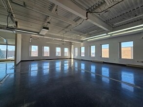 601-623 Rue McCaffrey, Montréal, QC to rent Building Photo- Image 2 of 5