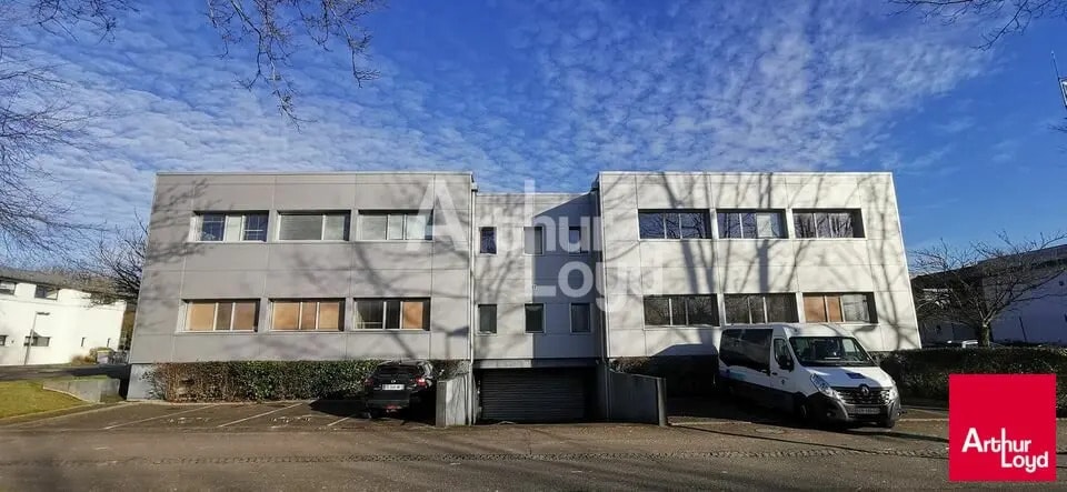 Vente Bureaux 278 m² - Photo 1