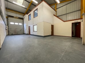 Henwood, Ashford to rent Interior Photo- Image 2 of 3