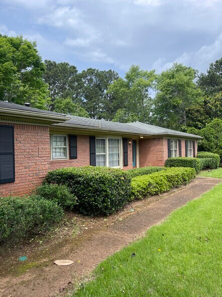 355 E Crossville Rd, Roswell, GA for rent - Building Photo - Image 1 of 31