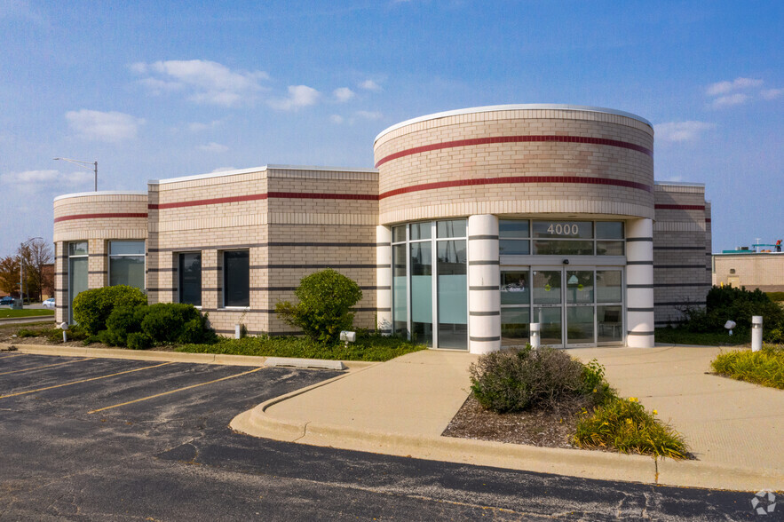 4000 Broadview Village Sq, Broadview, IL for sale - Building Photo - Image 1 of 1