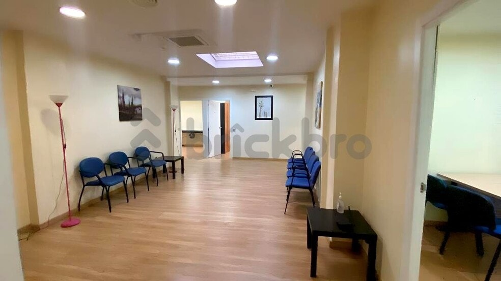 Retail in Madrid, Madrid to rent - Interior Photo - Image 3 of 5