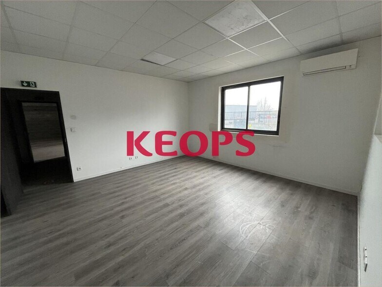 4 Rue Ecopole, Villeneuve-Tolosane to rent - Interior Photo - Image 2 of 5