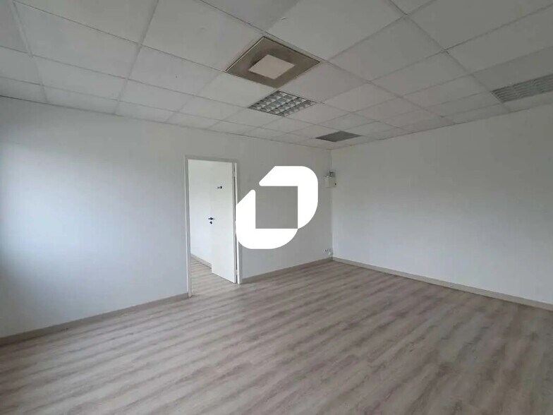 Office in Bordeaux to rent - Interior Photo - Image 2 of 20