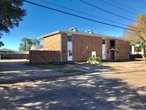 828 Martin Behrman Ave, Metairie, LA for sale Primary Photo- Image 1 of 8