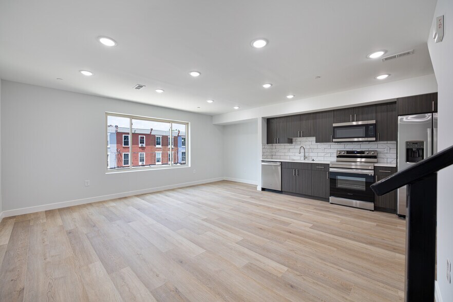 645 N Brooklyn St, Philadelphia, PA for sale - Interior Photo - Image 1 of 1