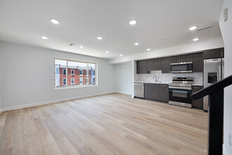 645 N Brooklyn St, Philadelphia, PA for sale Interior Photo- Image 1 of 1