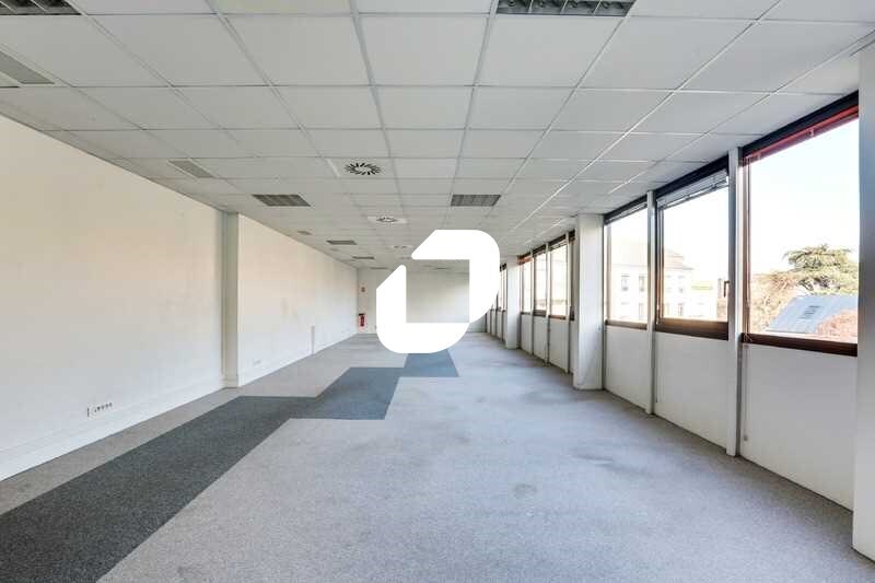 21-23 Avenue Du Général Leclerc, Bourg-la-Reine to rent - Interior Photo - Image 2 of 16