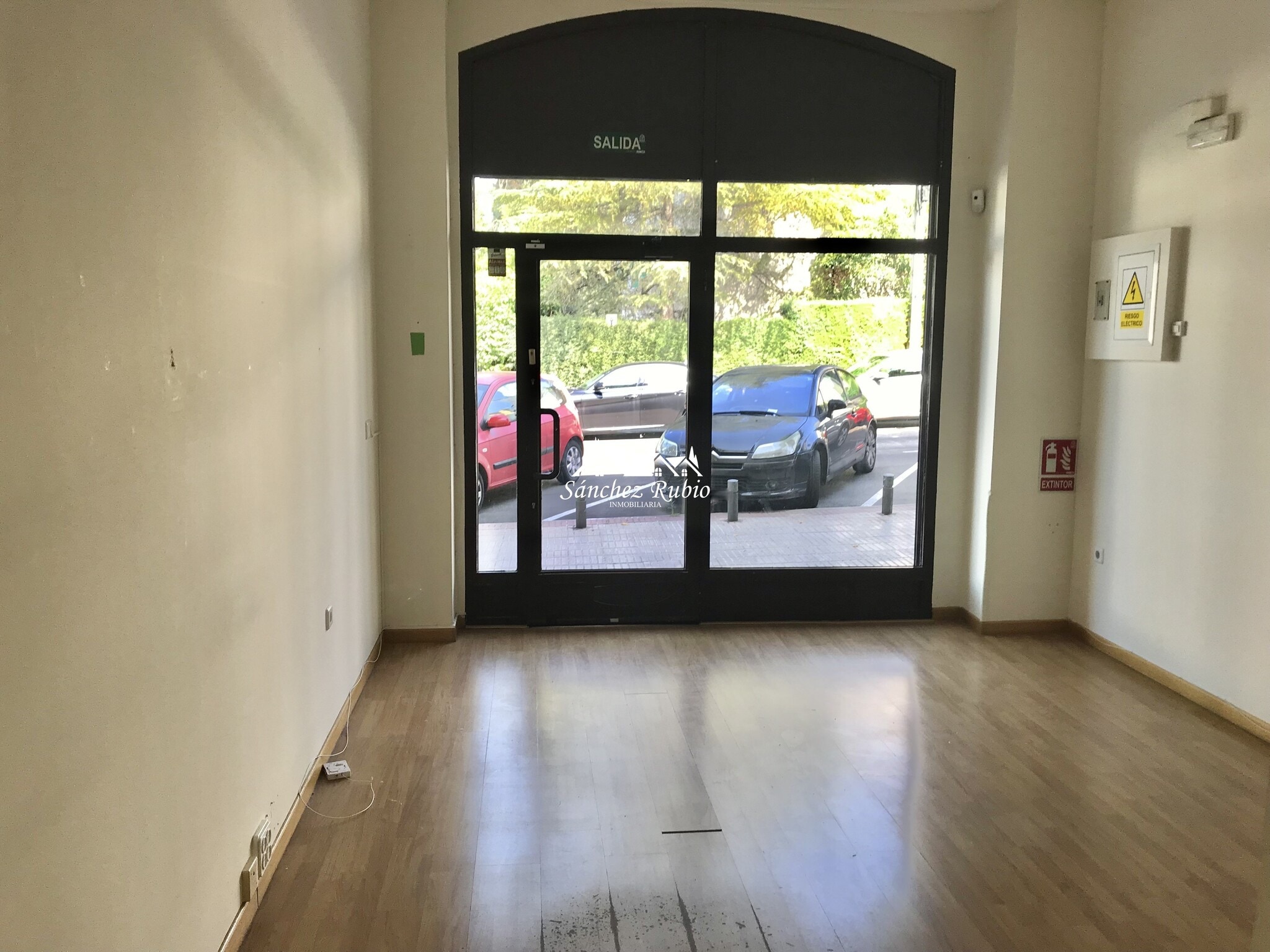 Retail in Torrelodones, Madrid to rent Interior Photo- Image 1 of 5