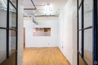 639 Queen St W, Toronto, ON to rent Interior Photo- Image 2 of 4