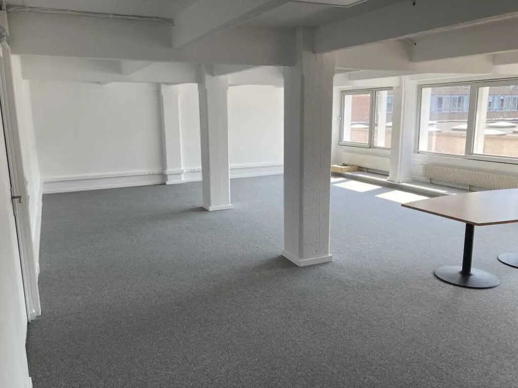 Location Bureaux 88 m² - Photo 1