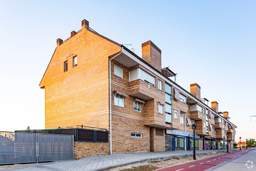 Retail in Arroyomolinos, Madrid to rent - Building Photo - Image 2 of 2