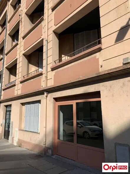 Office in Bron to rent - Building Photo - Image 2 of 6