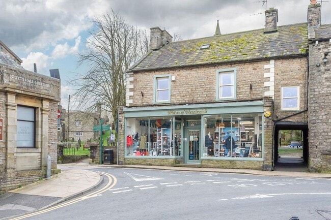 More details for 1 Market Pl, Hawes - Retail for Sale