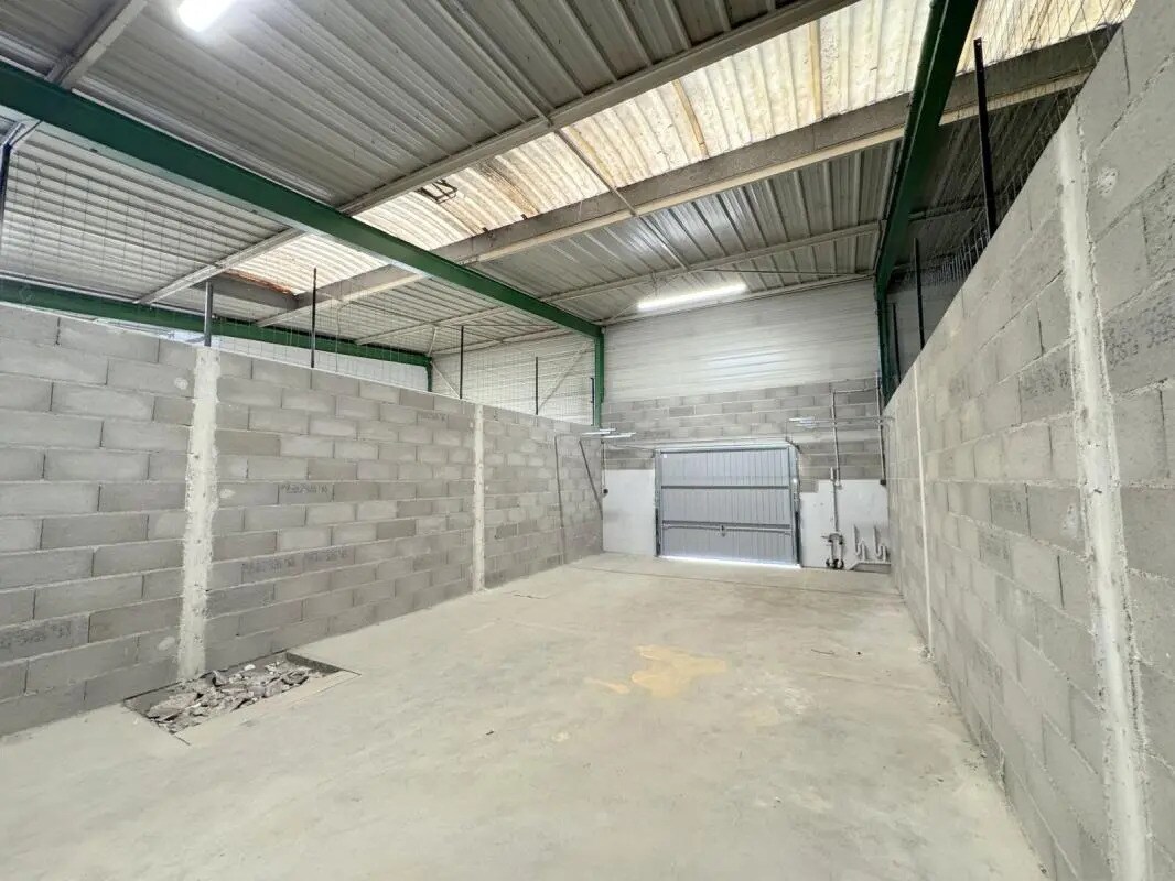 Light Industrial in Sartrouville to rent Building Photo- Image 1 of 9