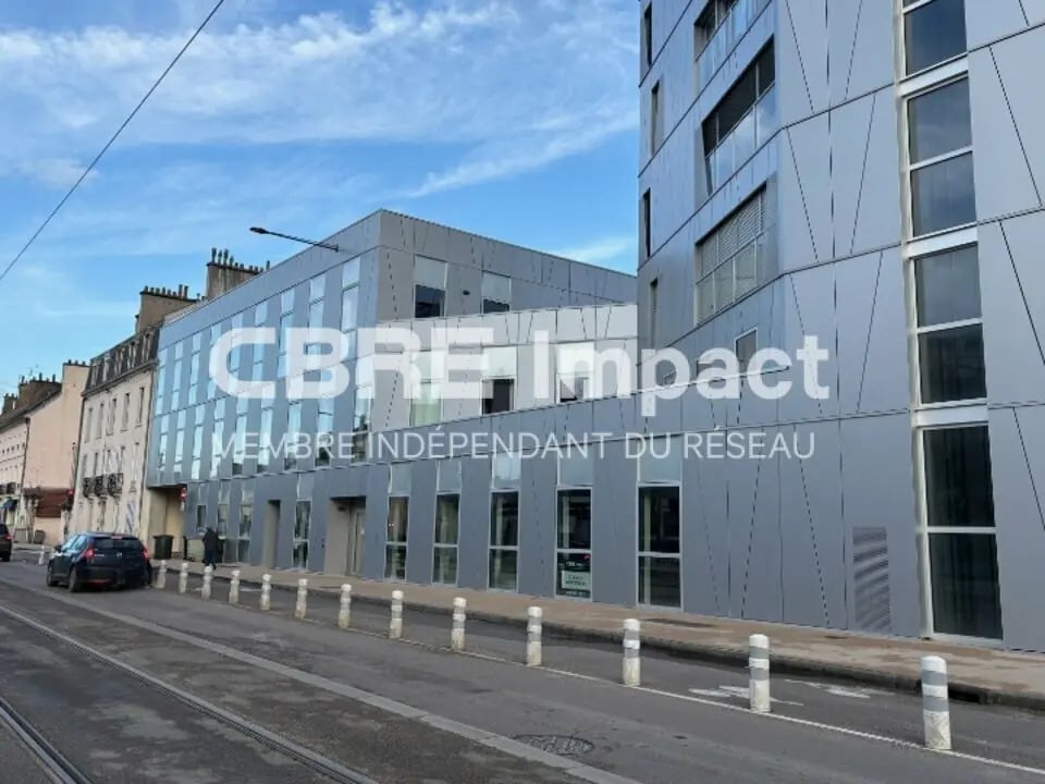 Location Bureaux 76 m² à 654 m² - Photo 1