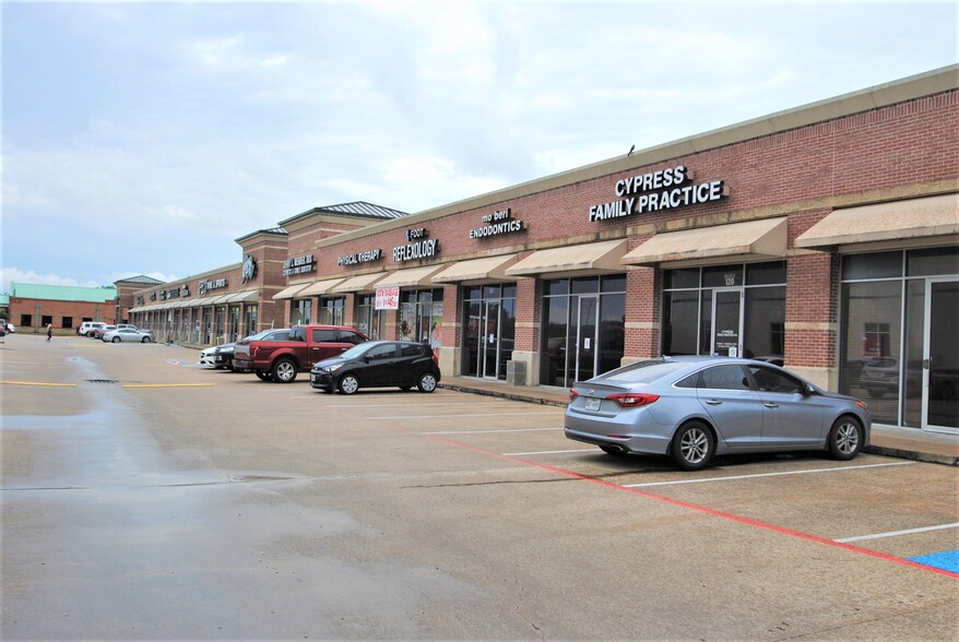 8955 N Hwy 6, Houston, TX for rent - Building Photo - Image 1 of 9