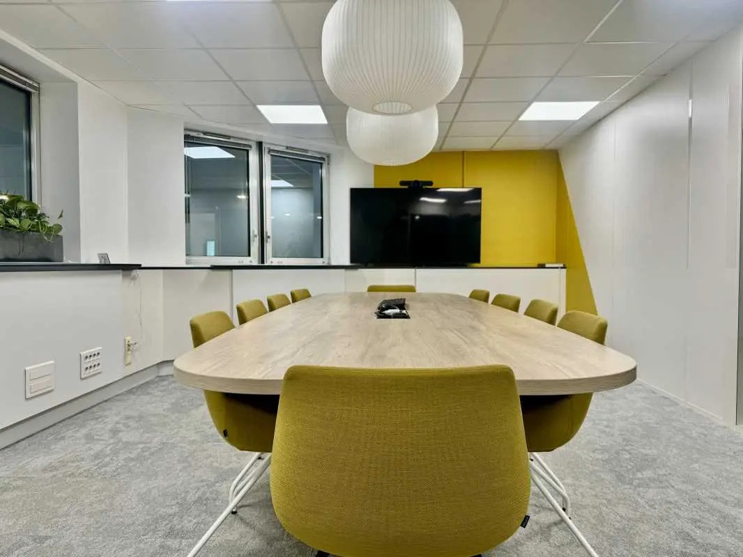 Office in Lyon to rent Interior Photo- Image 1 of 14