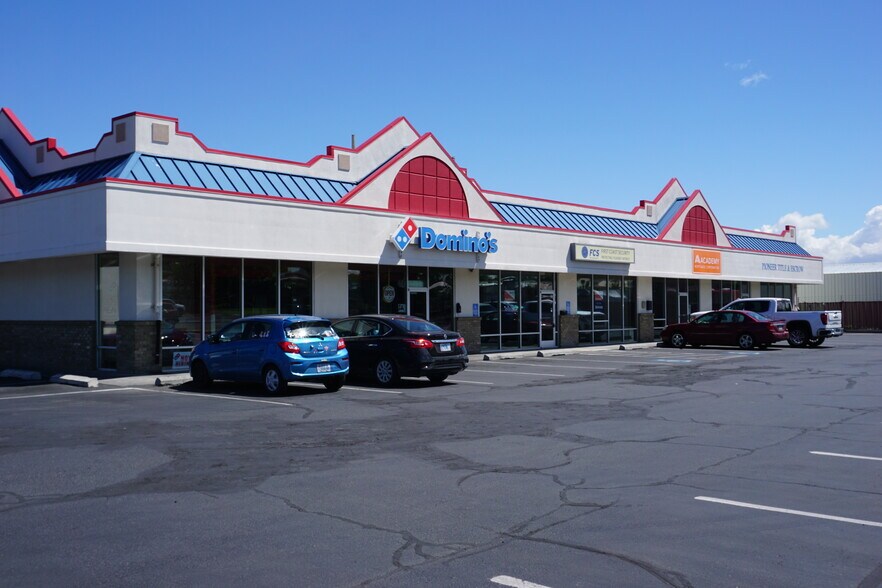 115 E Highland Ave, Hermiston, OR for rent - Building Photo - Image 1 of 4