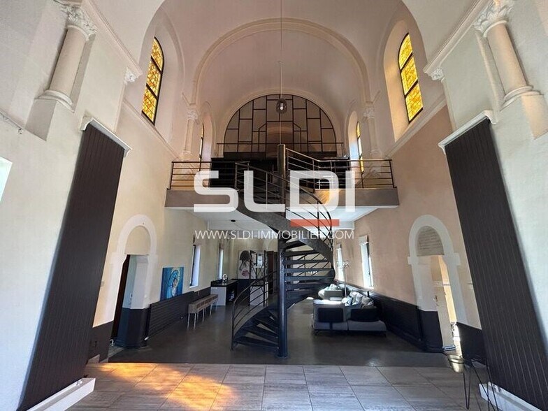 Office in Villefranche Sur Saone for sale - Interior Photo - Image 2 of 17