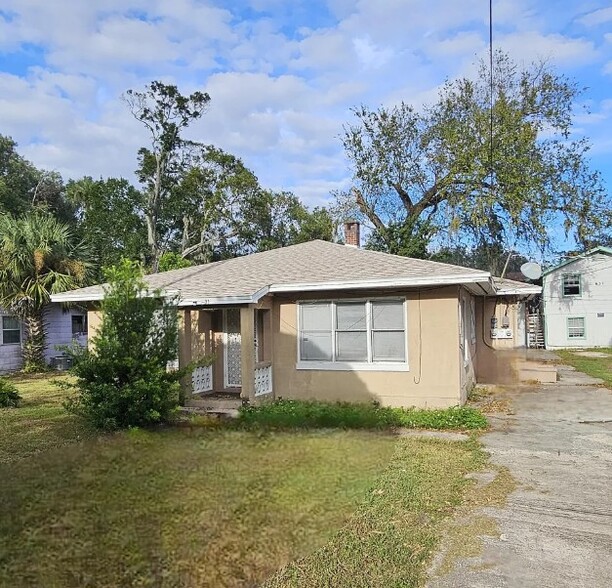 633 Byron Ave, Daytona Beach, FL for sale - Primary Photo - Image 1 of 25