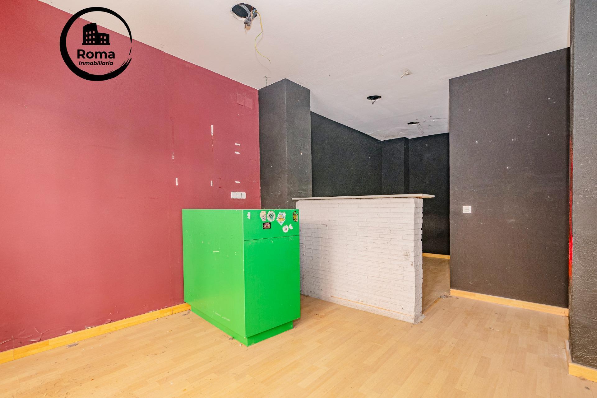 Retail in Granada for sale Building Photo- Image 1 of 30