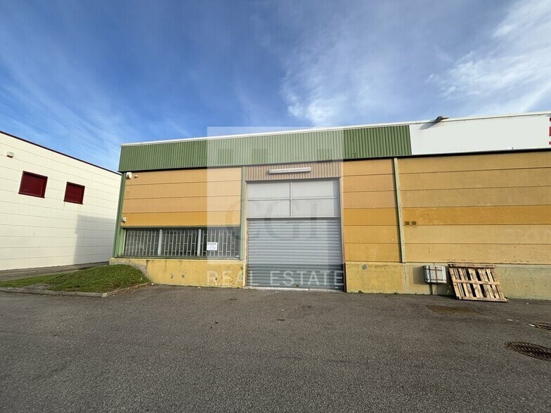 5 Rue Du Mont-Blanc, Corbas for sale - Building Photo - Image 2 of 9