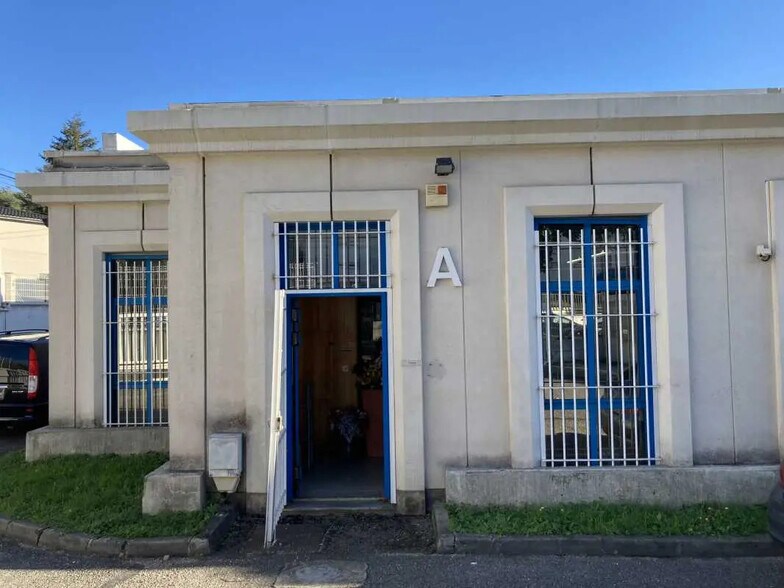 63 Rue De La Garenne, Francheville to rent - Building Photo - Image 2 of 5