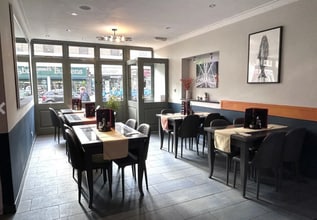 100 High Rd, London to rent Interior Photo- Image 2 of 8