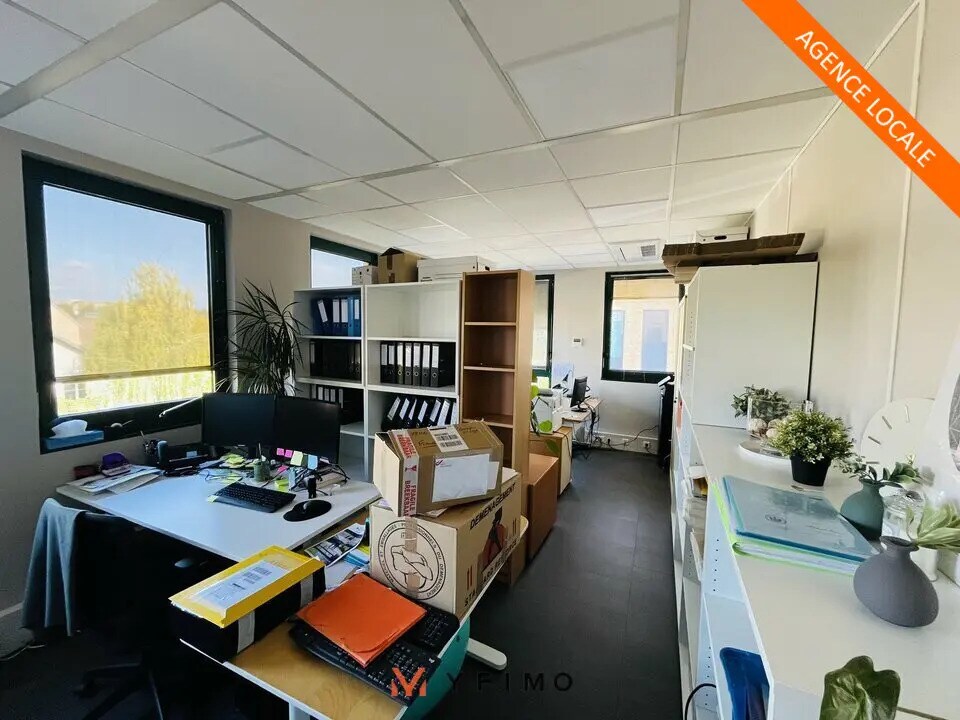 Office in Saint-Germain-en-Laye to rent Interior Photo- Image 1 of 5