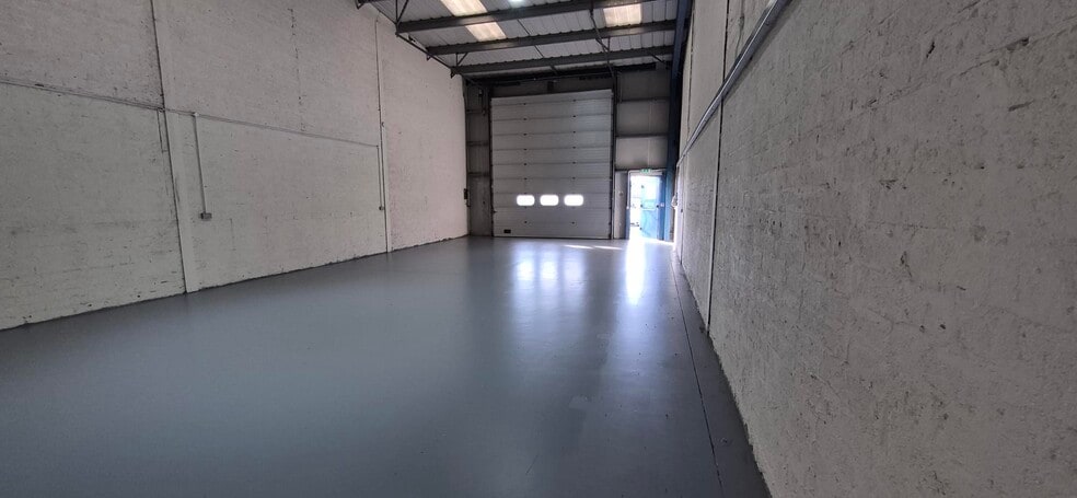 Merchant Pl, Kirkcaldy to rent - Building Photo - Image 3 of 5