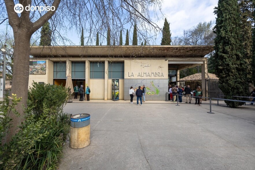 Paseo de la Sabica, 28, Granada, Granada for sale - Building Photo - Image 2 of 29