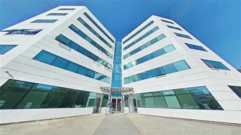 Office in Villepinte to rent Building Photo- Image 1 of 10