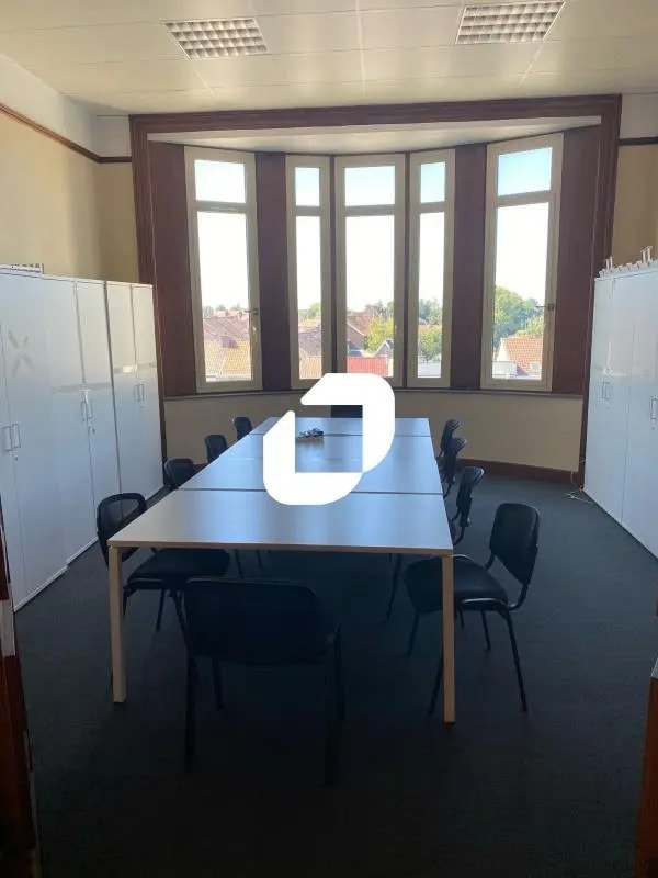 Location Bureaux 412 m² - Photo 1