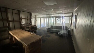 Industrial in Brie-Comte-Robert for sale Interior Photo- Image 2 of 4