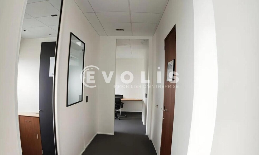 Office in Villiers Sur Marne to rent - Building Photo - Image 3 of 29