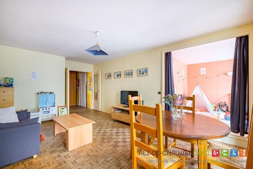 Build-to-Rent in Lyon for sale - Building Photo - Image 3 of 8