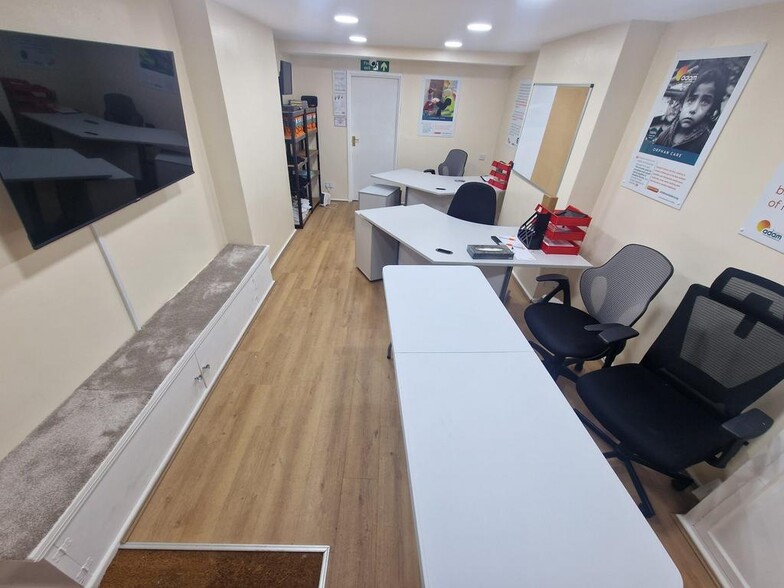 13 Francis St, Leicester to rent - Building Photo - Image 2 of 10