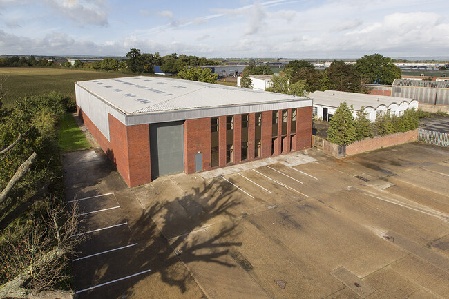 More details for Old Brighton Rd, Lowfield Heath - Industrial to Rent