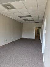 4303 Vineland Rd, Orlando, FL to rent Lobby- Image 1 of 7