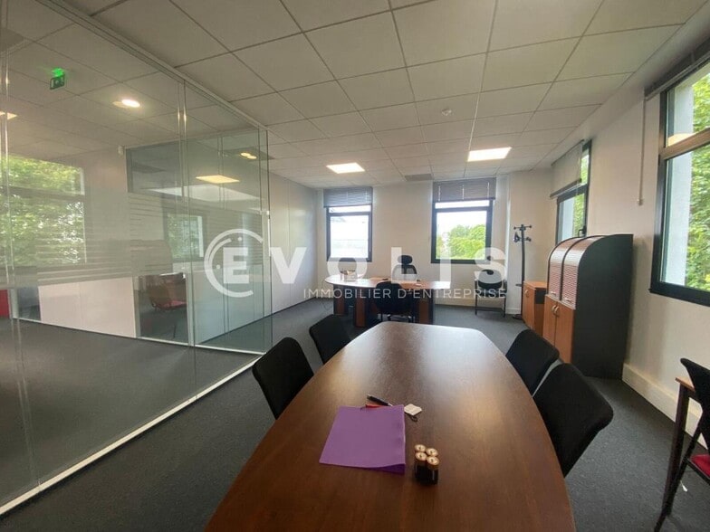 Office in Créteil to rent - Interior Photo - Image 2 of 17