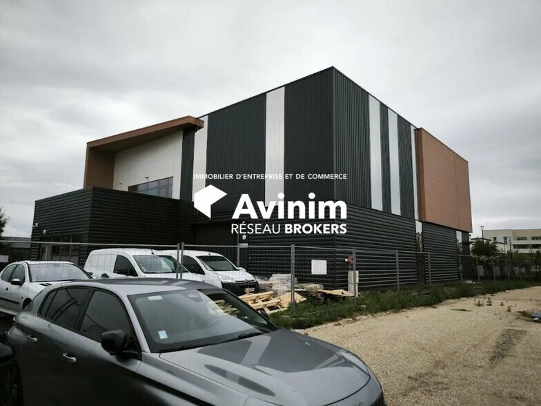 Industrial in Bondoufle for sale - Building Photo - Image 1 of 6