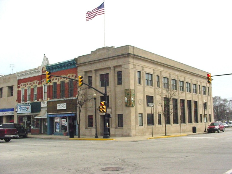 138 S Main St, Crown Point, IN for rent - Primary Photo - Image 1 of 4