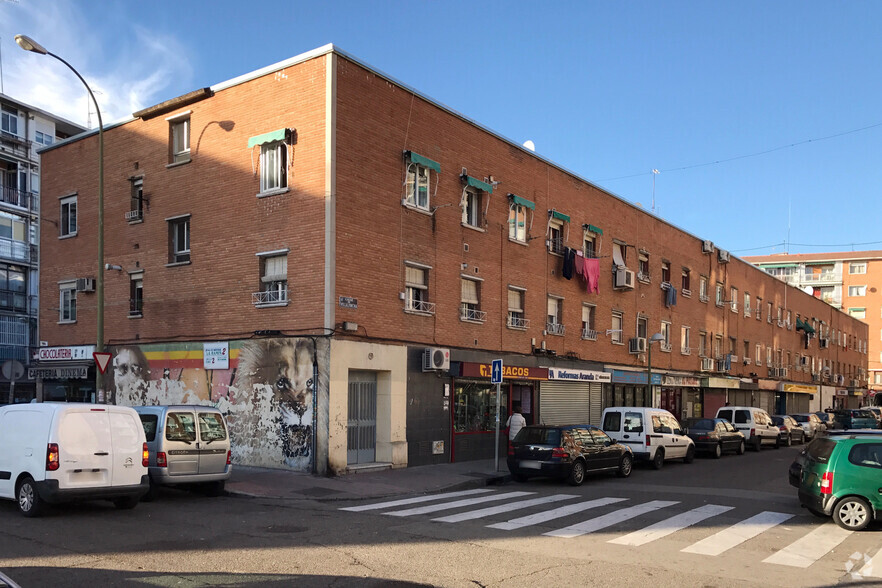 Calle de Villajimena, 18, Madrid, Madrid for sale - Primary Photo - Image 1 of 3