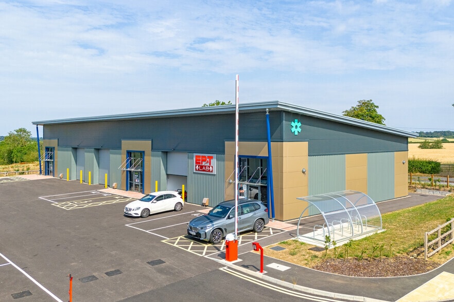 Wistow Rd, Leicester to rent - Building Photo - Image 1 of 6