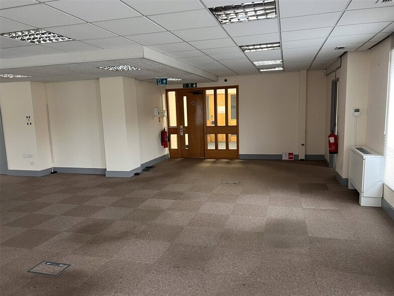 58-64 Baxter Ave, Southend On Sea to rent - Interior Photo - Image 3 of 4