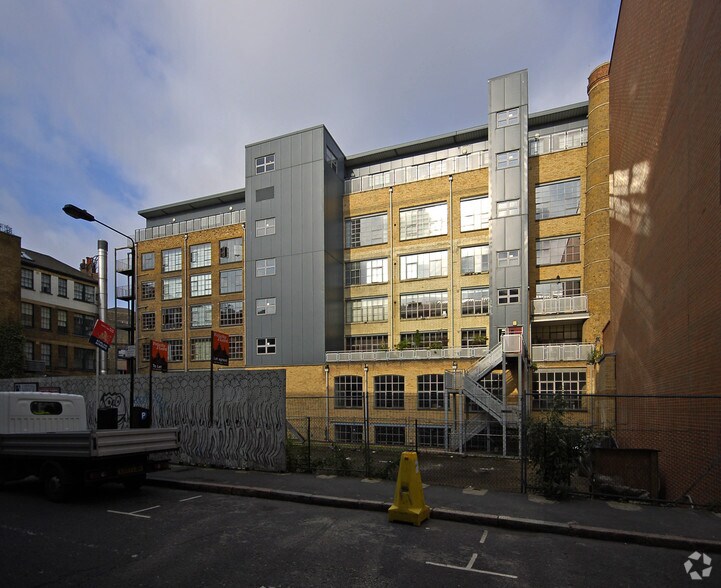 7 Shepherdess Pl, London to rent - Building Photo - Image 3 of 5